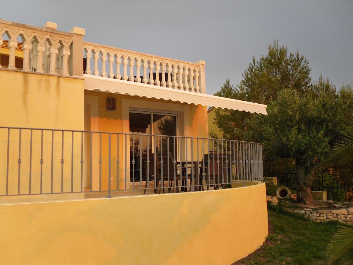 Appartements Vue Panoramique Avec Piscine Et Jacuzzi Langlade Exterior photo